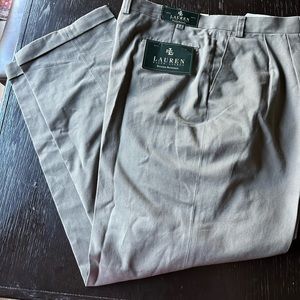 Lauren Ralph Lauren Men's dress pants with pleats and cuffed! 40W X 32L